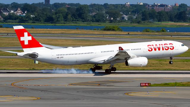 HB-JHD:Airbus A330-300:Swiss International Air Lines